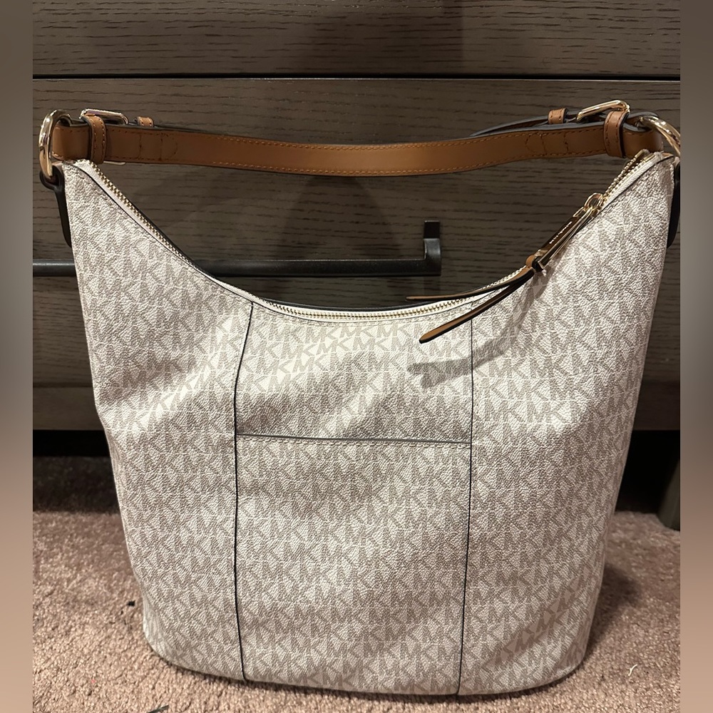 NWT Michael Kors Lupita Handbag